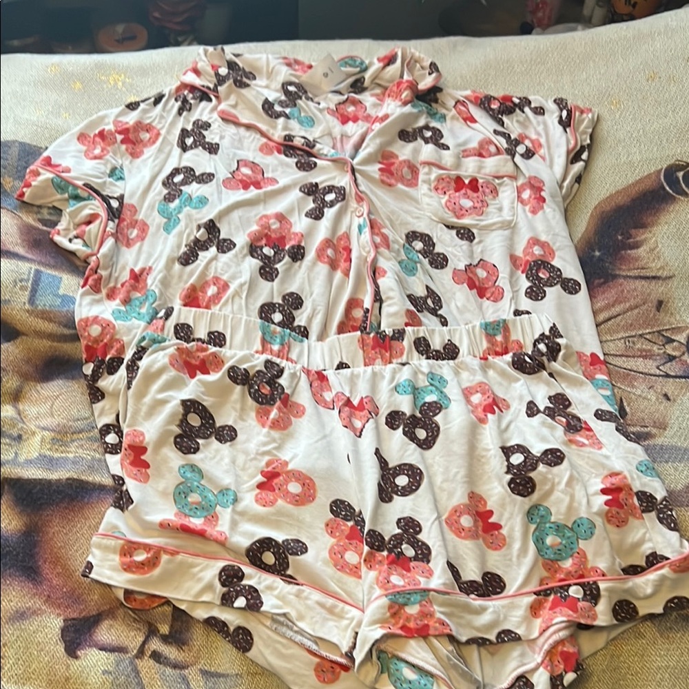 Disney Donut Mickey Mouse Print Short Pajama Set Women’s Large
